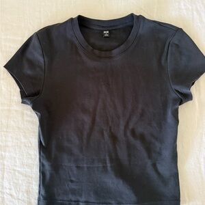 Uniqlo Black Mini Baby T-shirt